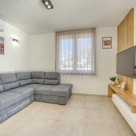 Apartment Crowonder Summer Dream New Near The Beach